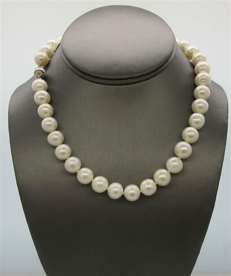 pearl nwcklace